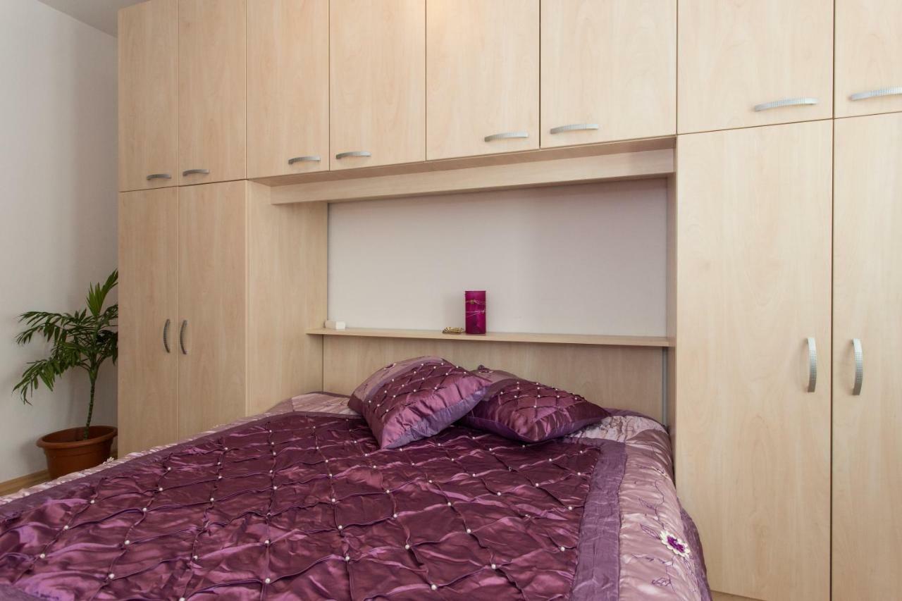 Apartments Bonifacic Punat Bilik gambar